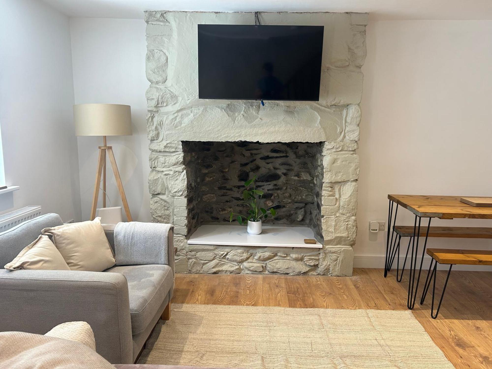 Cosy Modern Miners Cottage Llanllechid Exteriér fotografie